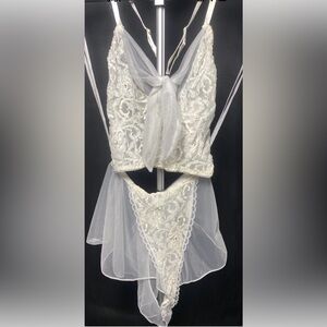 Vintage-2 Piece Lace Cami & Ethereal Wing Shorts,Nightie,Babydoll.Cinema
Etoile